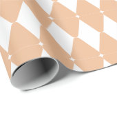 Roze diamantvormen op wit cadeaupapier (Rol Hoek)