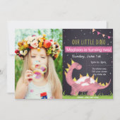 Roze Dino Birthday-uitnodiging met foto Kaart (Voorkant)