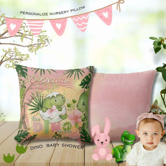 Roze Dino-Mite kussen voor meisjes 'Nursery