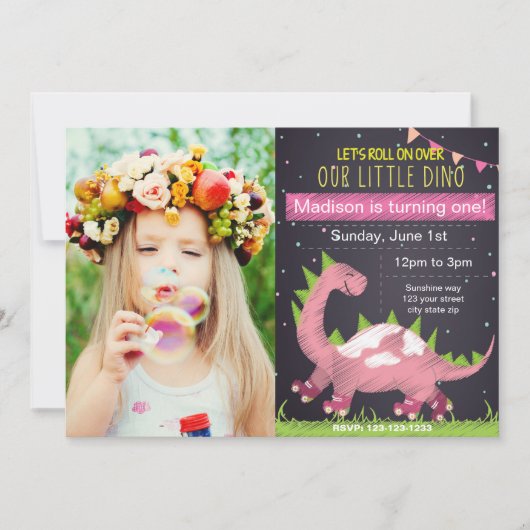 Roze Dino Schaats Birthday-uitnodiging met foto Kaart (Voorkant)