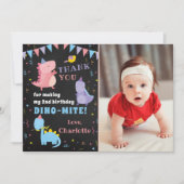 Roze Dinosaur Chalkboard Girls Dino Party Foto Bedankkaart (Voorkant)