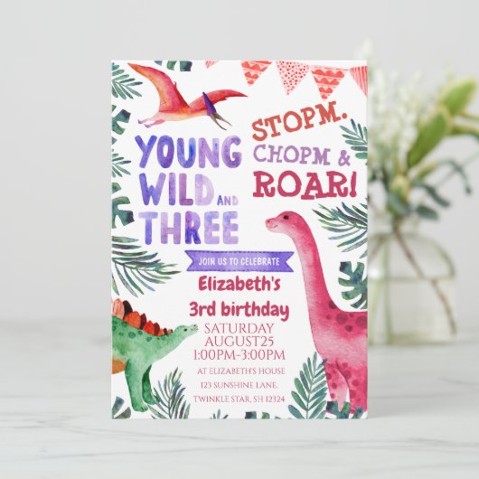 Roze Dinosaur Young Wild and Three Waterverf Kaart (Staand voorkant)