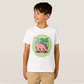 Roze dinosaurus, dino; groene en witte strepen t-shirt (Voorkant volledig)