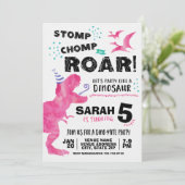 Roze dinosaurus verjaardagsuitnodiging kaart (Staand voorkant)