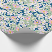  roze Dogroses op Navy Blue Wrapping Paper Cadeaupapier (Hoek)