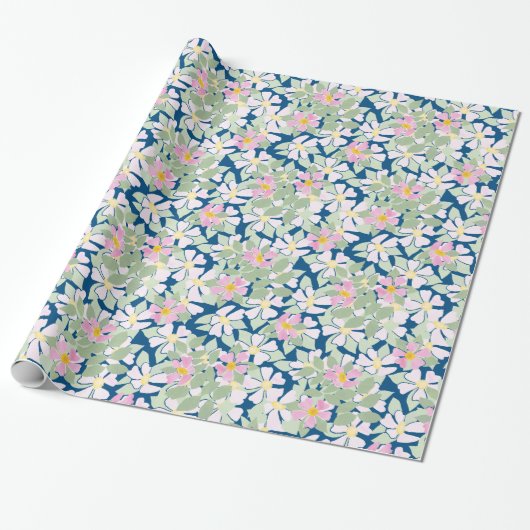  roze Dogroses op Navy Blue Wrapping Paper Cadeaupapier (Uitgerold)