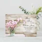 Roze Dogwood in Mason Jar Invitation Kaart (Staand voorkant)