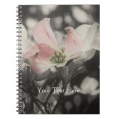 Roze Dogwood-ventilator in zwart-wit notebook Notitieboek (Voorkant)