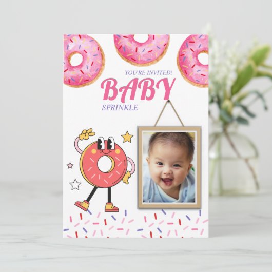 Roze Donut Baby Strooien Aangepaste Uitnodiging. Kaart (Staand voorkant)