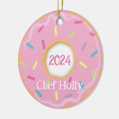 Roze donut chef-kok, kok of bakker kerst keramisch ornament (Links)