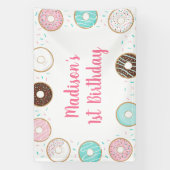 Roze Donut Sprinkles Birthday Spandoek (Verticaal)