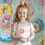 Roze Donut Verjaardag Kinder Shirts<br><div class="desc">Kleed je kleintje in schattige stijl met ons Sweet Time Pastel Pink Donut Baby T-Shirt! Dit charmante baby t-shirt is ideaal voor een eerste verjaardagsviering en heeft een prachtig pastelroze donutontwerp dat is versierd met kleurrijke sprinkles. Gemaakt van zacht, hoogwaardig materiaal, zorgt het voor comfort voor uw baby en voegt...</div>