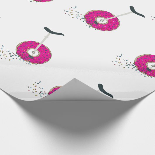 Roze Donut Wheel Unicycle met kleurrijke sprinken Cadeaupapier (Hoek)