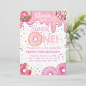 Roze donuts een liefje van een meisje op de verjaa kaart (Staand voorkant)