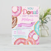 Roze Donuts Verjaardag Uitnodiging (Staand voorkant)