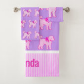 Roze Doodle Dog Lavendel gepersonaliseerd Bad Handdoek (Insitu)