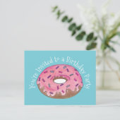 Roze Doughnut Donut Verjaardagsfeest Uitnodiging Briefkaart (Staand voorkant)