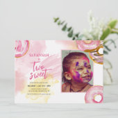 Roze Doughnut Two Sweet Foto 2e Verjaardag Kaart (Staand voorkant)