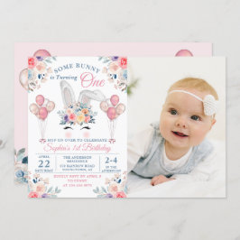 Roze een foto van Bunny Floral Balloon 1st Birthda Kaart