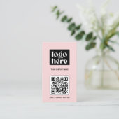 Roze Eenvoudig Modern QR Code Zakelijk Logo Visitekaartje (Staand voorkant)