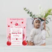 Roze eerste kersen en cupcake verjaardagsfeestje f kaart (Staand voorkant)