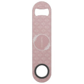 Roze Elegant Damask Persoonlijke Bar Key Speed Flessenopener (Voorkant)