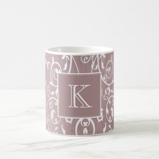 Roze Elegant Flourish Monogram Mok (Center)