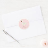 Roze Elegante Boho Arch Princess Swan Baby shower Ronde Sticker (Envelop)