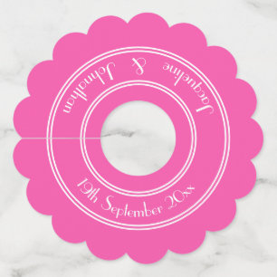 Roze Elegante Witte Script Namen Scalloped Wijnglaslabel