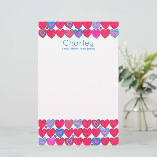 Roze en blauwe aquarel harten gepersonaliseerd briefpapier (Staand voorkant)