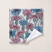 Roze en blauwe bloemen, wilde bloemen op wit bad handdoek (Wasdoekje)