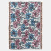 Roze en blauwe bloemen, wilde bloemen op wit deken (Voorkant Verticaal)