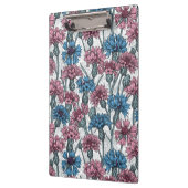 Roze en blauwe bloemen, wilde bloemen op wit klembord (Links)