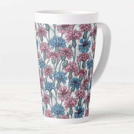 Roze en blauwe bloemen, wilde bloemen op wit latte mok (Rechterhoek)