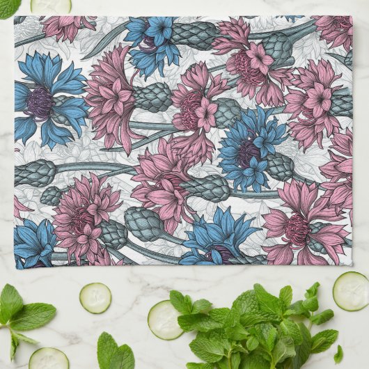 Roze en blauwe bloemen, wilde bloemen op wit theedoek (Gevouwen)