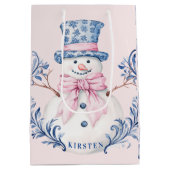 Roze en blauwe Grandmillennial Snowman Medium Cadeauzakje (Achterkant)