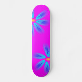Roze en blauwe kartonnen karton skateboard (Voorkant)