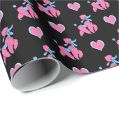 Roze en blauwe roodjes en harten op zwart cadeaupapier (Rol Hoek)