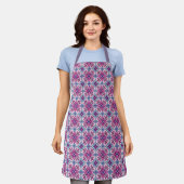 Roze en blauwe tegelontwerp schort (Gedragen)