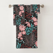 Roze en Blauwgroen, donkere Floral Patroon Bad Handdoek (Insitu)