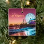 Roze en Blue Sunset Santa Monica Pier Los Angeles Keramisch Ornament<br><div class="desc">Roze en Blue Sunset Santa Monica Pier Los Angeles keramisch sieraadje: Deze foto is genomen in Los Angeles,  Californië. Je kunt mijn afbeelding gebruiken of het voor je ruilen. Hoe dan ook,  dit is een geweldige versiering om je kerstboom te versieren met een wegreisfotosouvenir.</div>