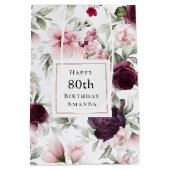 Roze en Bourgogne Bloemen 80e Verjaardag Medium Cadeauzakje (Achterkant)