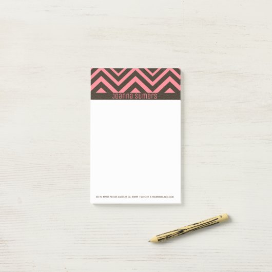 Roze en bruin lederen Chevron Post-it® Notes (Op bureau)
