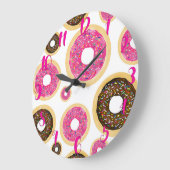 Roze en bruine sprinkhanen donuts Modern Fun Cute Grote Klok (Hoek)
