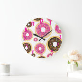Roze en bruine sprinkhanen donuts Modern Fun Cute Grote Klok (Huis)