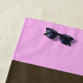 Roze en chocolade bruine strepen van Shirley Taylo Strandlaken (In situ)