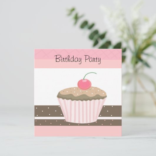 Roze en chocolade Cupcake Birthday Uitnodiging (Staand voorkant)