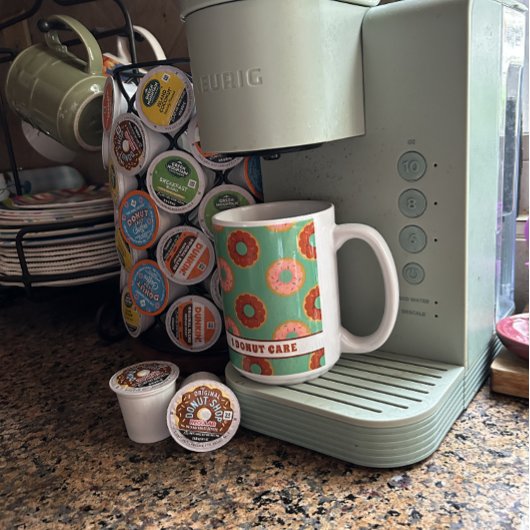 Roze en Chocolade Sprinkle Donut Care Mint Green Koffiemok