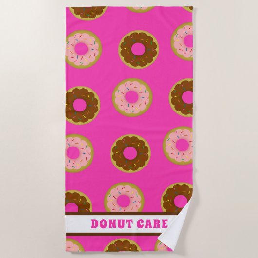 Roze en Chocolade Sprinkled Donut Care Roze Strandlaken (Voorkant)