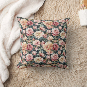 Roze en donkergroene bloemige shabby chic vintage kussen